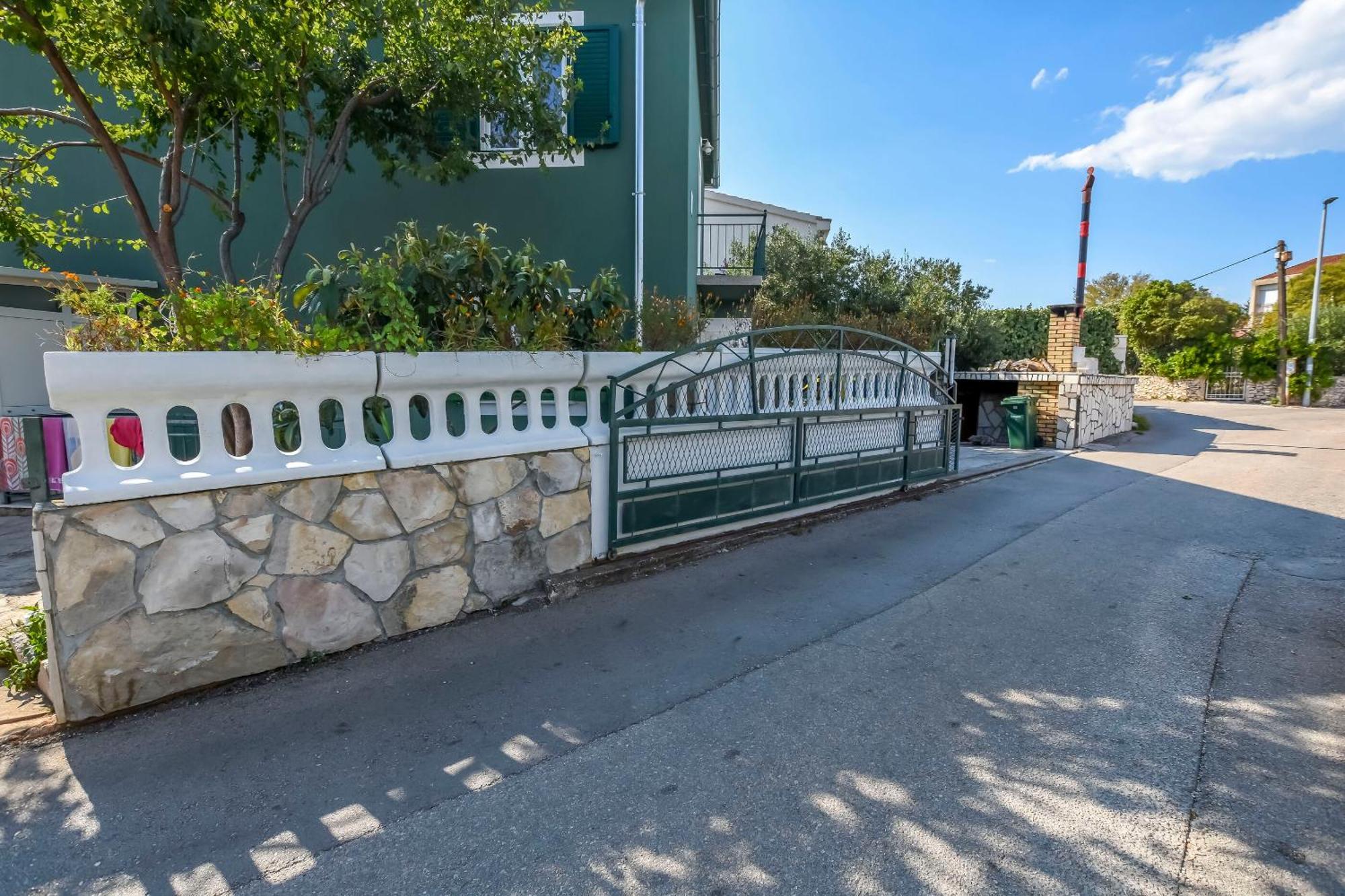 Apartments Luka 로고즈니차 외부 사진