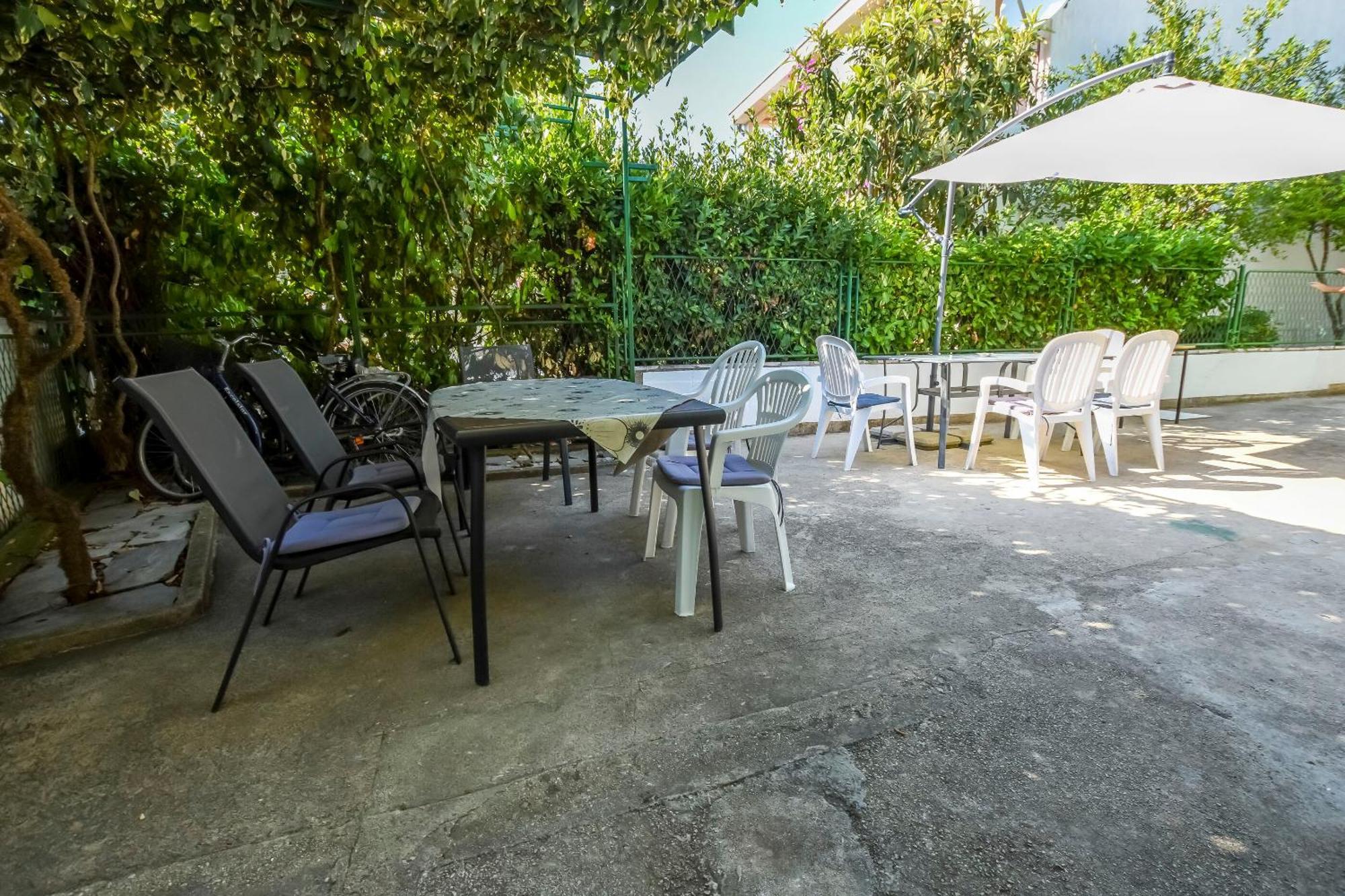 Apartments Luka 로고즈니차 외부 사진