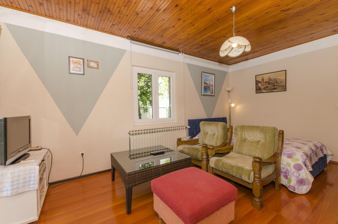 Apartments Luka 로고즈니차 외부 사진