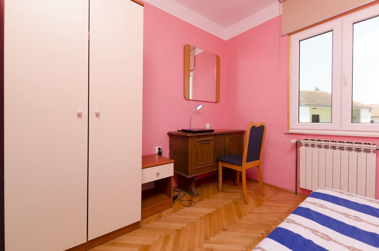 Apartments Luka 로고즈니차 외부 사진