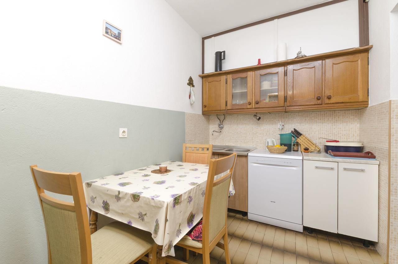 Apartments Luka 로고즈니차 외부 사진